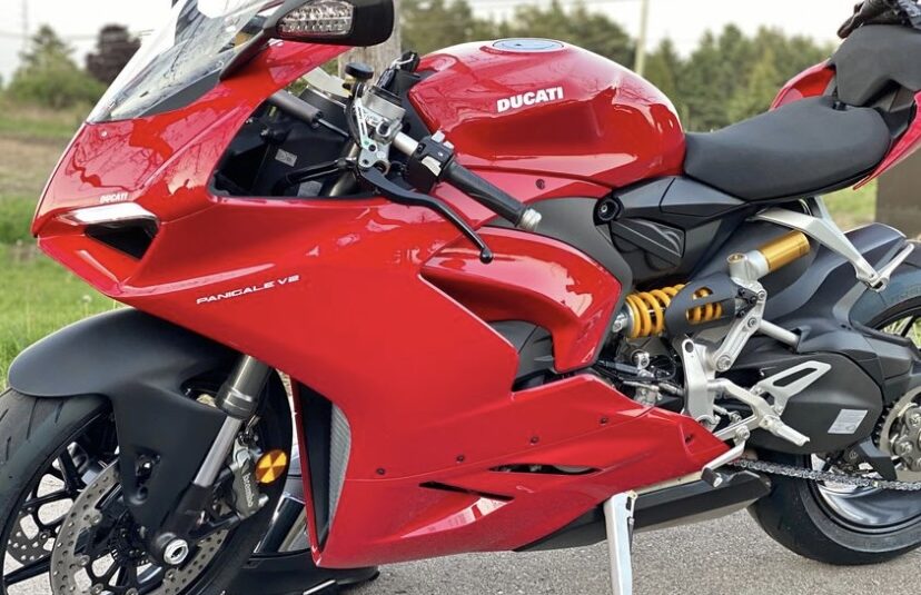 2021 DUCATI V2