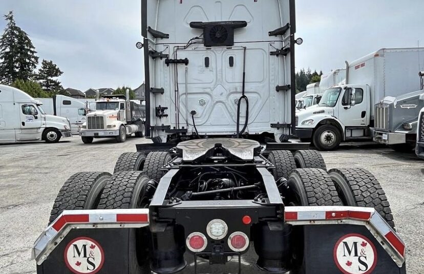 2021 FREIGHTLINER CASCADIA