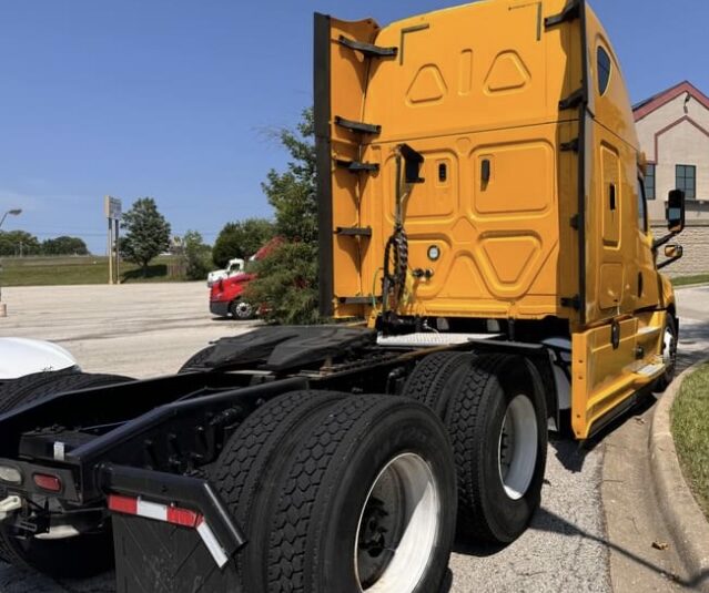 2020 FREIGHTLINER CASCADIA