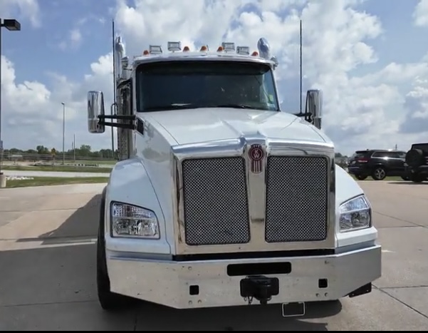 2023 KENWORTH T680